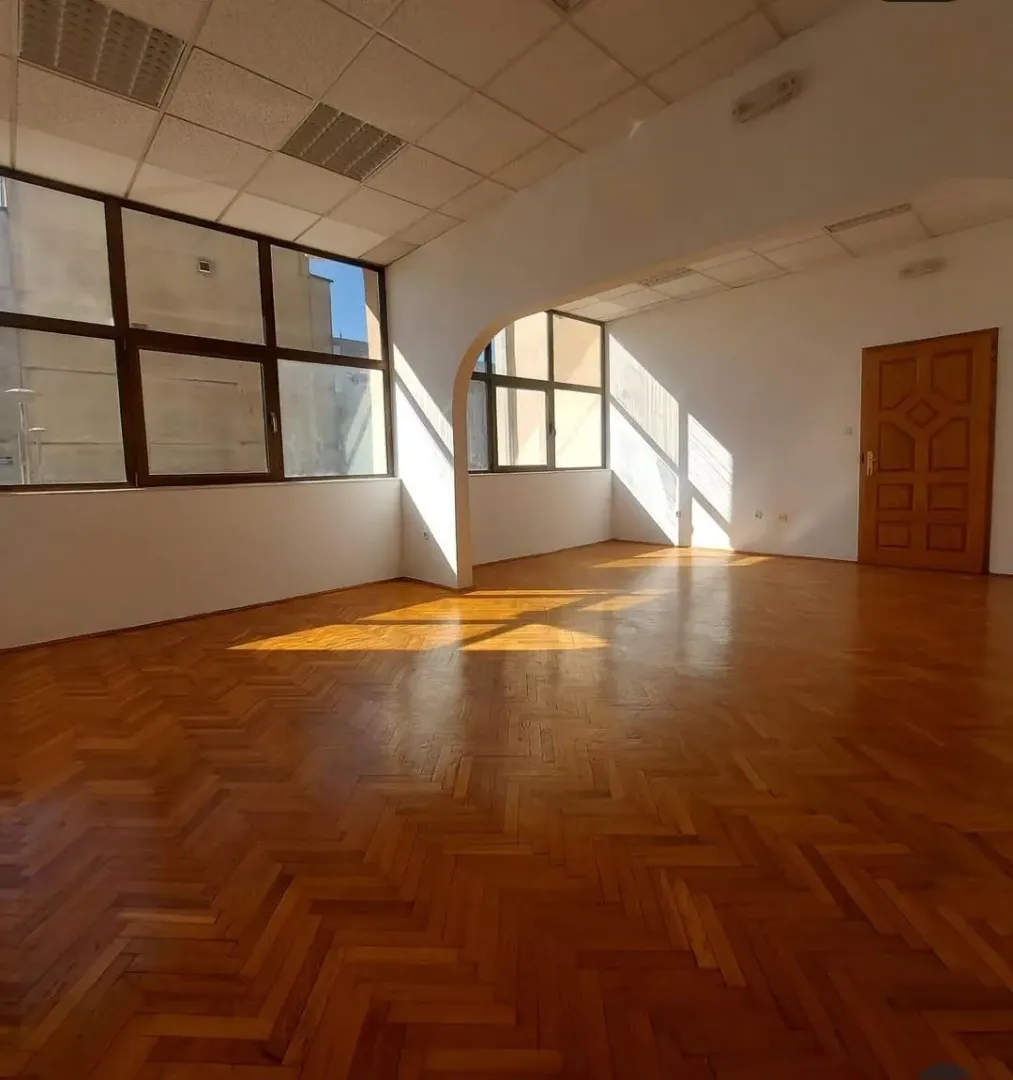 Rent, office space, 158m², Centar, Nikšić