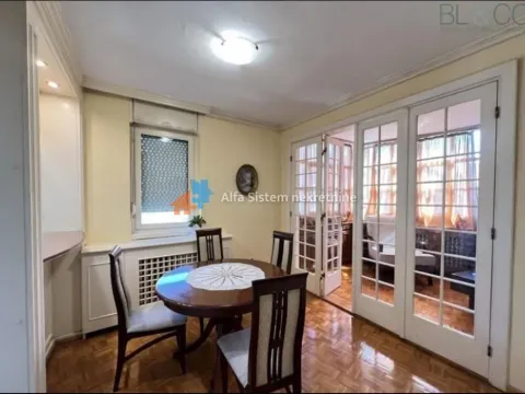 Rent, four bedroom apartment, 118m², Kalenić Pijaca, Vračar Sve Podlokacije - image 6