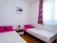 Rent, two bedroom apartment, 55m², Radovići, Tivat - image 8