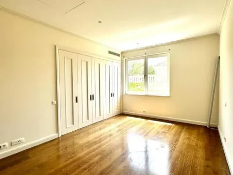 Prodaja, trosoban stan, 223m², Porto Montenegro, Tivat - image 10