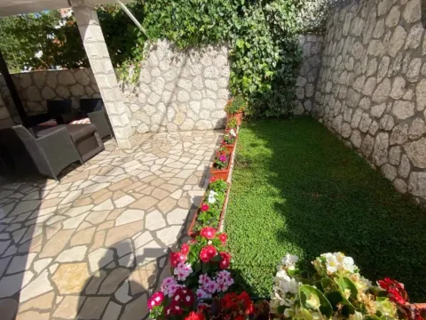 Rent, one bedroom apartment, 40m², Kavač, Kotor - image 7