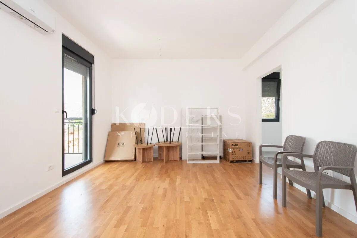 Prodaja, dvosoban stan, 64m², Tološi, Podgorica