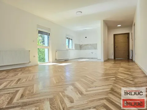 Prodaja, četvorosoban stan, 101m², Telep, Novi Sad Sve Podlokacije