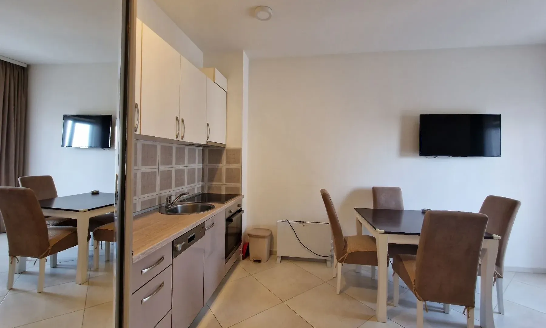 Rent, one bedroom apartment, 45m², Bečići, Budva