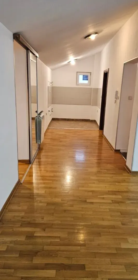 Prodaja, trosoban stan, 90m², Voždovac Sve Podlokacije, Beograd