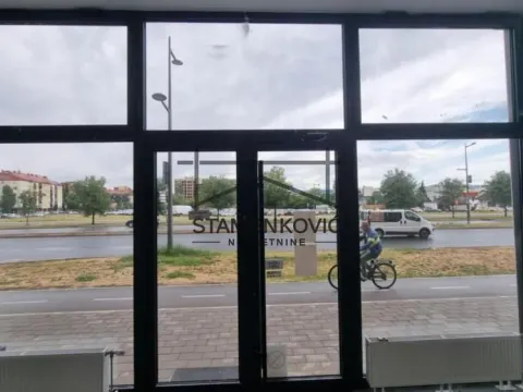 Izdavanje, poslovni prostor, 83m², Bulevar Evrope, Novi Sad Sve Podlokacije - image 4