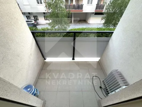 Rent, one bedroom apartment, 43m², Blok 6, Podgorica - image 10