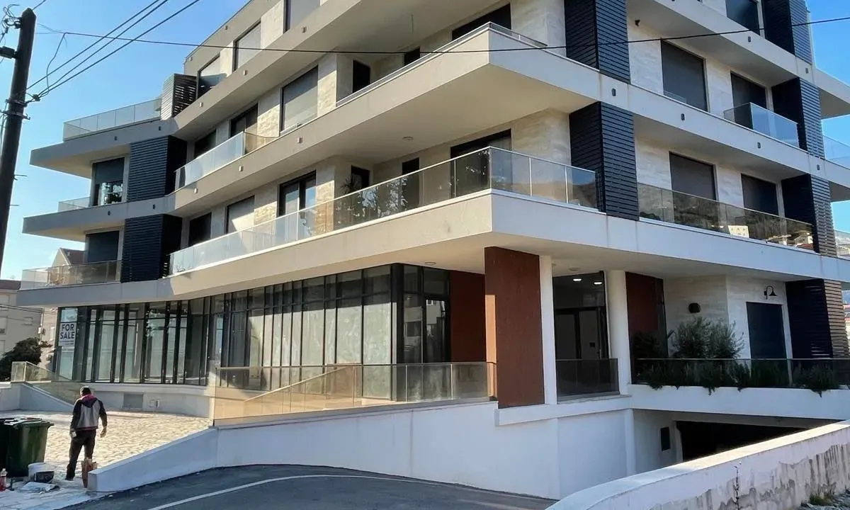 Izdavanje, poslovni prostor, 271m², Donja Lastva, Tivat