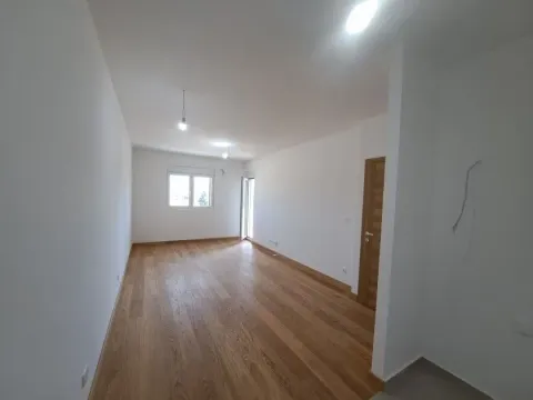 Izdavanje, jednosoban stan, 48m², City Kvart, Podgorica - image 3
