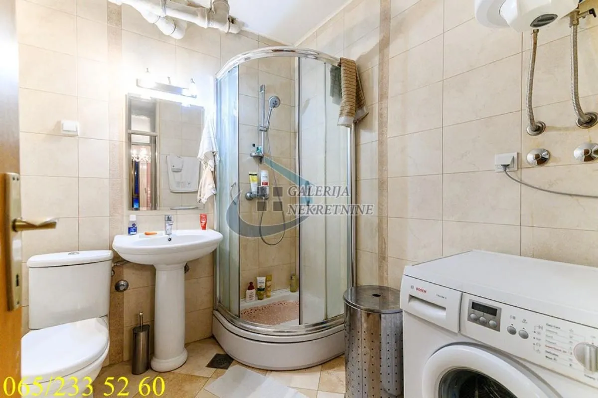 Prodaja, trosoban stan, 73m², Vračar Sve Podlokacije, Beograd