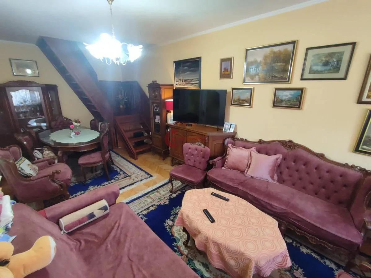 Prodaja, trosoban stan, 94m², Centar, Subotica