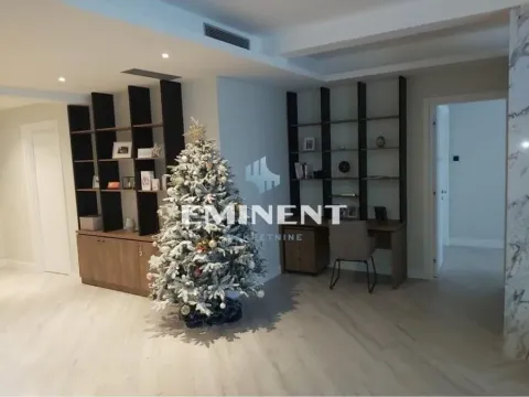 Izdavanje, četvorosoban stan, 154m², Vračar Hram, Vračar Sve Podlokacije - image 4