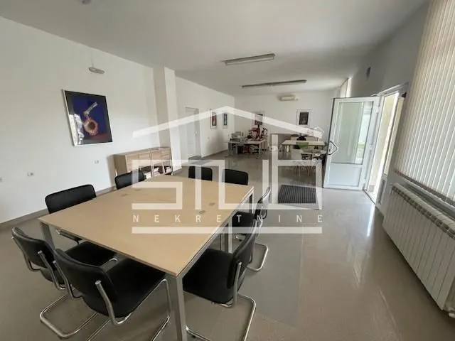 Rent, office space, 600m², Vrčin, Grocka
