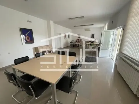 Rent, office space, 600m², Vrčin, Grocka - image 14