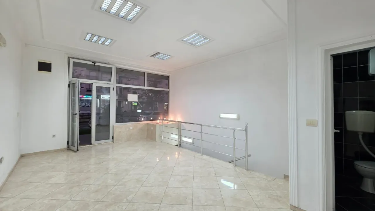 Prodaja, poslovni prostor, 82m², Podgorica, Crna Gora