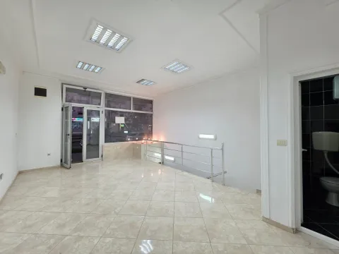Prodaja, poslovni prostor, 82m², Podgorica, Crna Gora - image 1