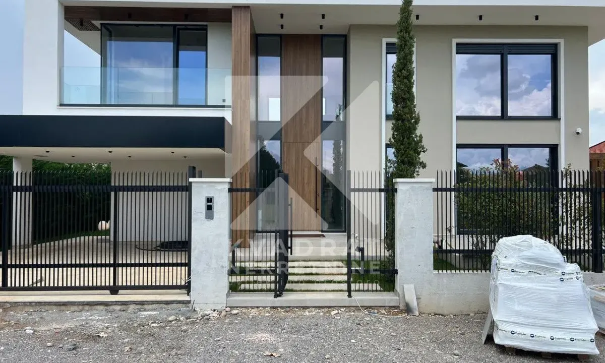 Izdavanje, kuća, 230m², Gornja Gorica, Podgorica