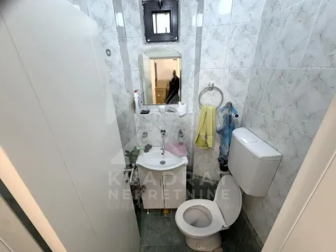 Izdavanje, poslovni prostor, 67m², Centar, Podgorica - image 13