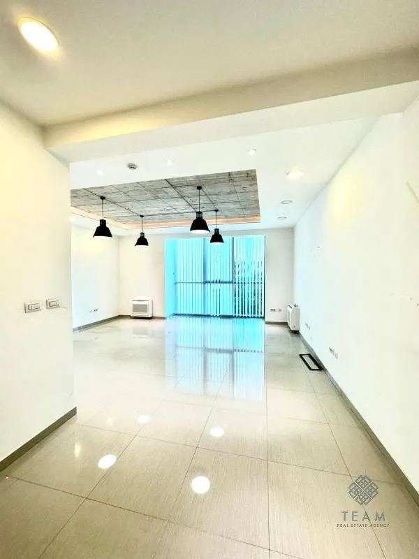 Izdavanje, poslovni prostor, 200m², Centar, Podgorica