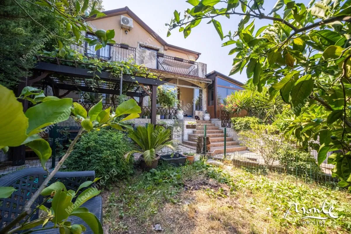 Prodaja, kuća, 130m², Tivat, Crna Gora