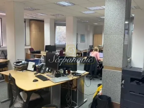 Izdavanje, poslovni prostor, 353m², Bulevar Oslobodjenja, Novi Sad Sve Podlokacije - image 8