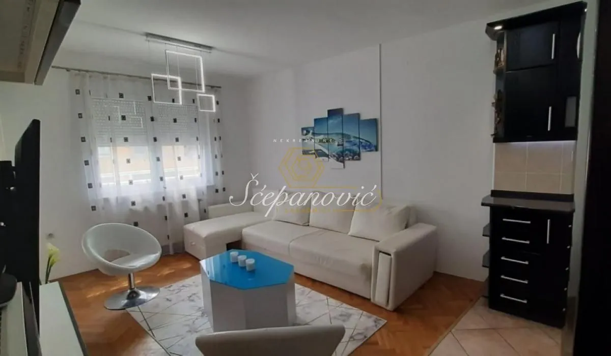 Izdavanje, trosoban stan, 70m², Grbavica, Novi Sad Sve Podlokacije