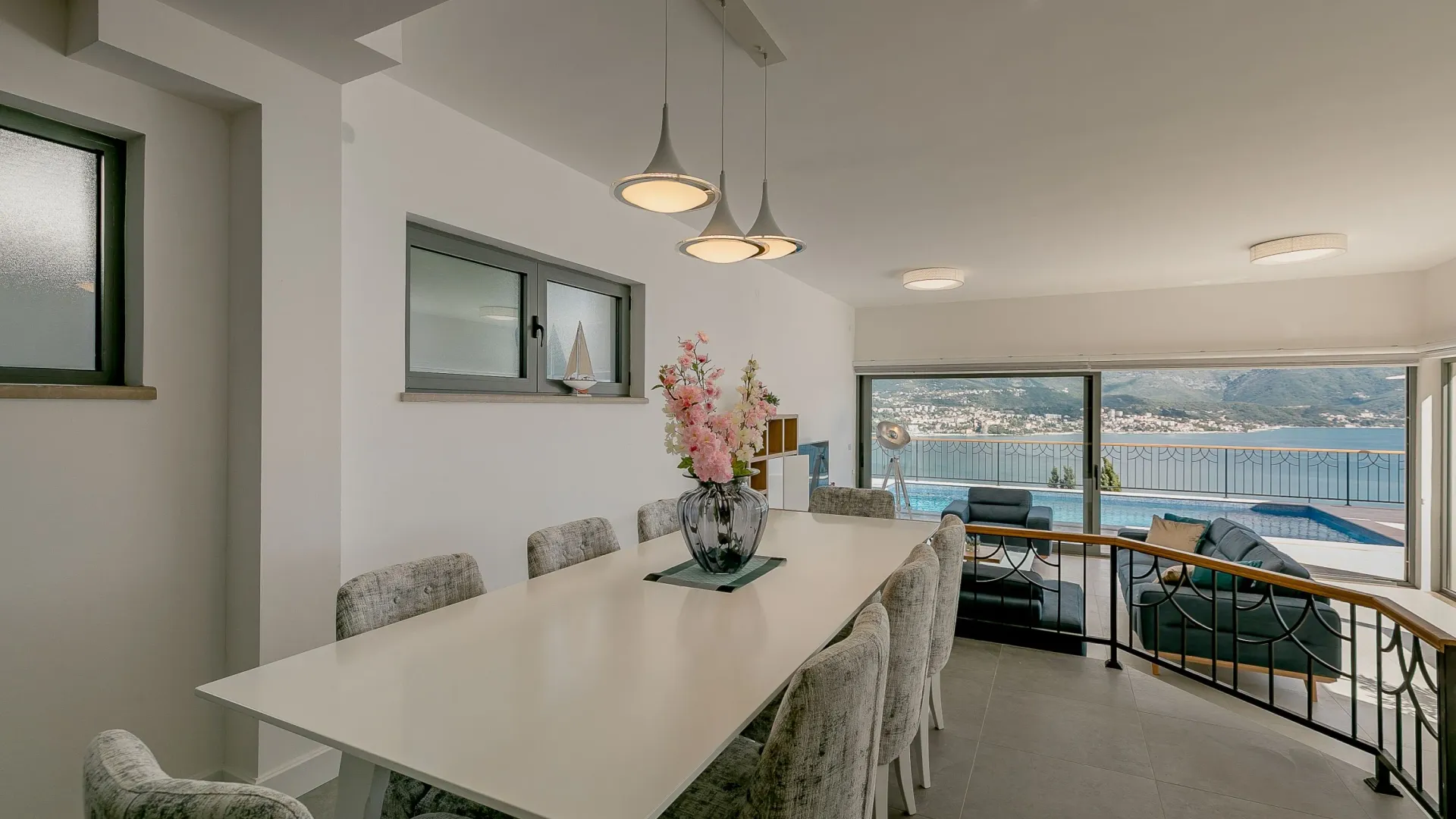 Prodaja, kuća, 282m², Njivice, Herceg Novi