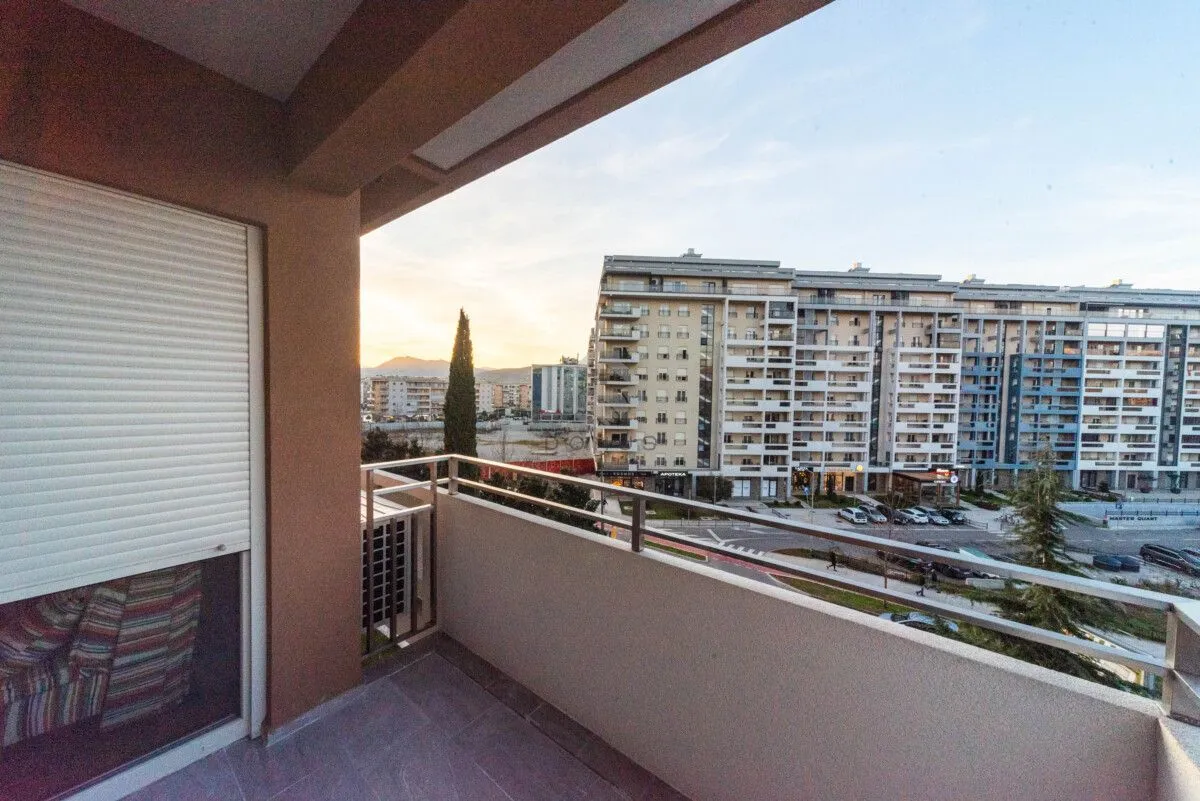 Rent, office space, 68m², Central Point, Podgorica