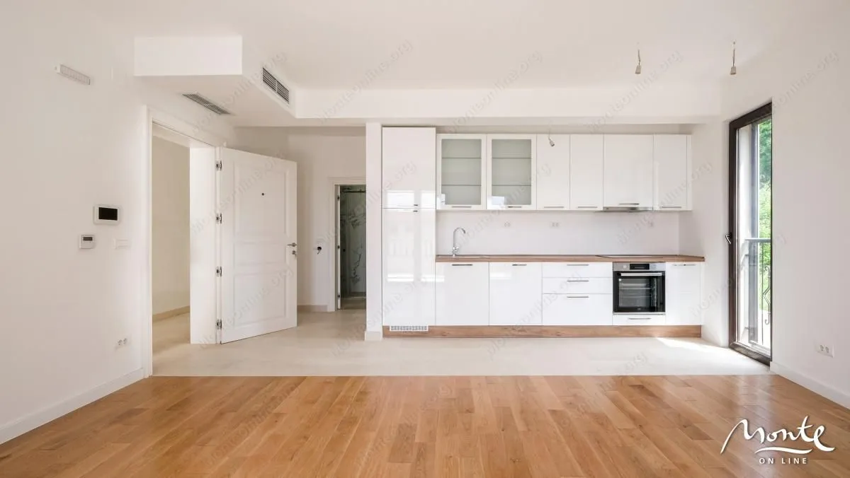 Prodaja, jednosoban stan, 50m², Centar, Tivat