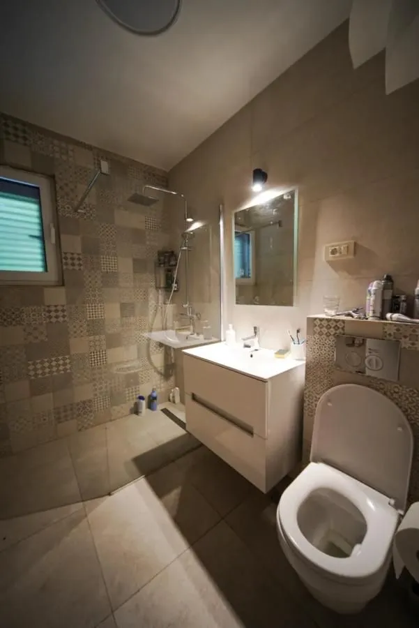 Rent, two bedroom apartment, 83m², Kotor, Crna Gora