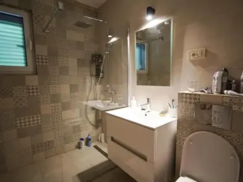 Izdavanje, dvosoban stan, 83m², Kotor, Crna Gora - image 6