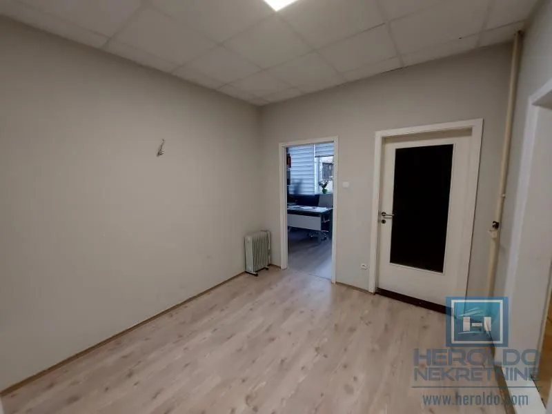 Sale, office space, 72m², Centar, Jagodina