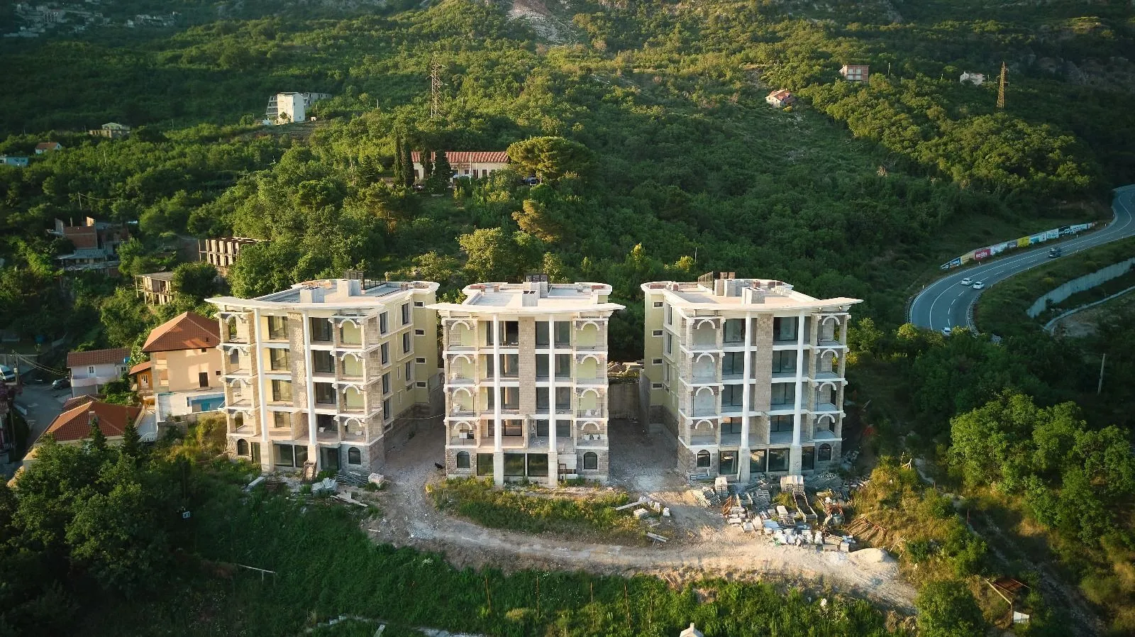 Prodaja, ugostiteljski objekat, 3600m², Markovići, Budva