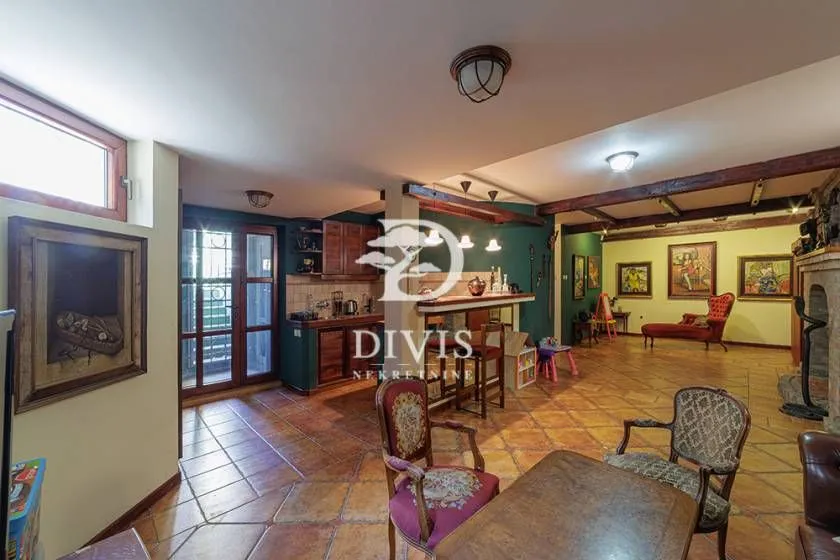 Prodaja, kuća, 377m², Trošarina, Voždovac Sve Podlokacije