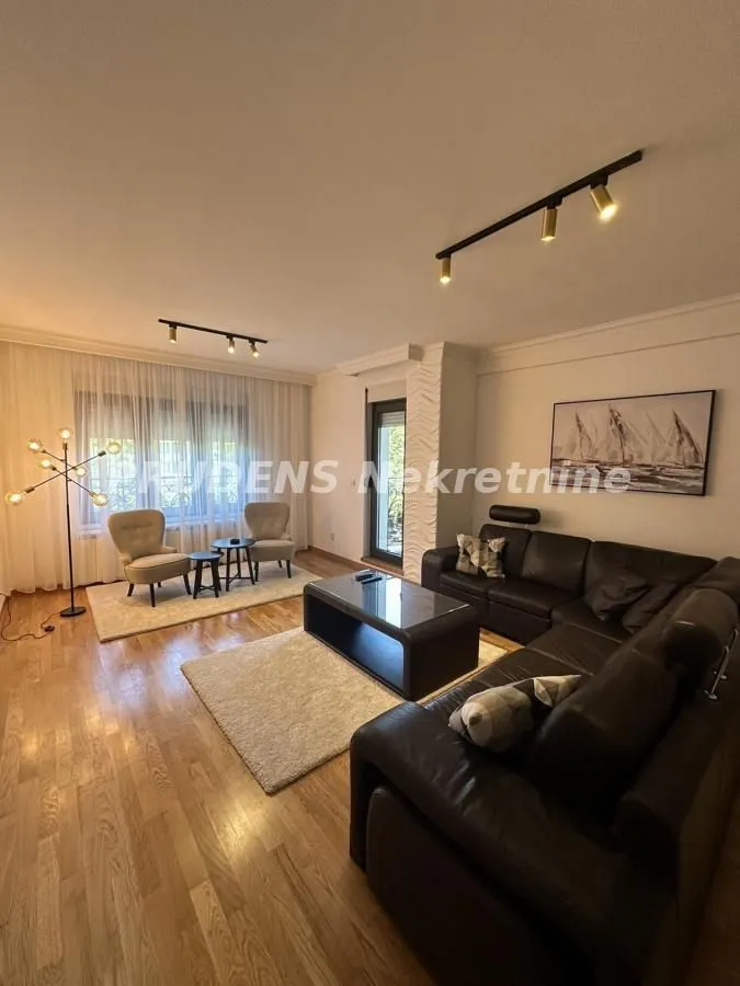 Izdavanje, trosoban stan, 67m², Đeram Pijaca, Beograd