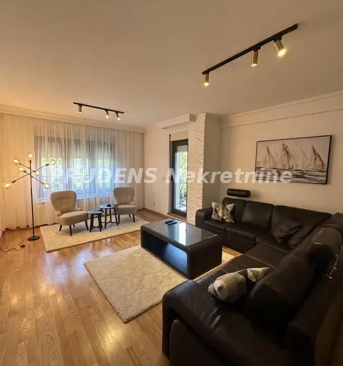 Rent, three bedroom apartment, 67m², Đeram Pijaca, Beograd