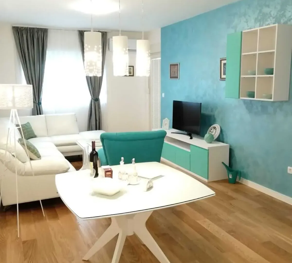 Izdavanje, jednosoban stan, 49m², Central Point, Podgorica