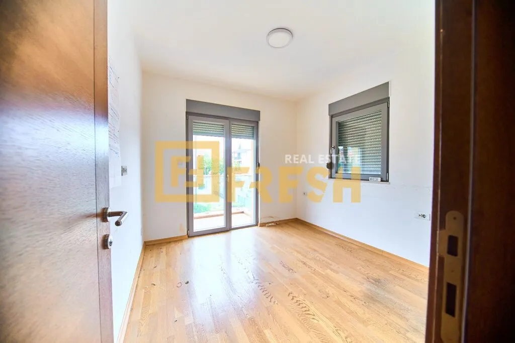 Rent, office space, 85m², Krivi Most, Podgorica