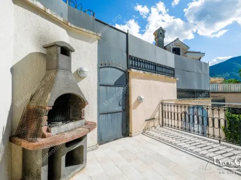 Sale, two bedroom apartment, 85m², Dobrota, Kotor - image 4