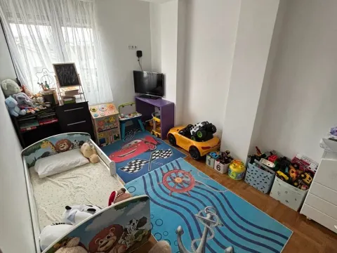 Prodaja, trosoban stan, 86m², Stari Aerodrom, Podgorica - image 16