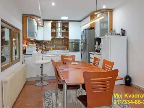 Izdavanje, kuća, 150m², Savski Venac, Beograd - image 5