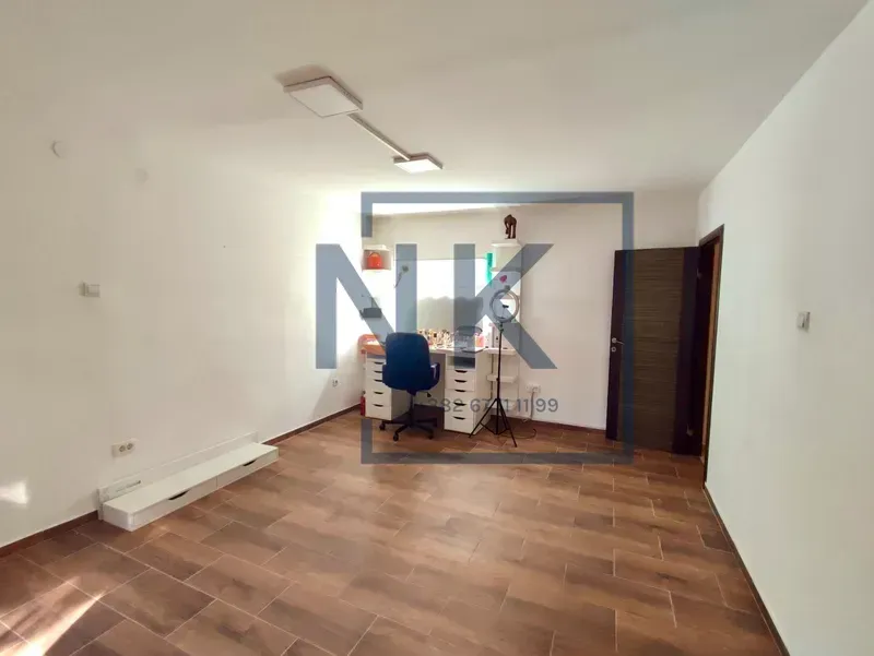 Rent, office space, 80m², Blok 5, Podgorica