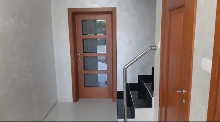Izdavanje, kuća, 220m², Konik, Podgorica