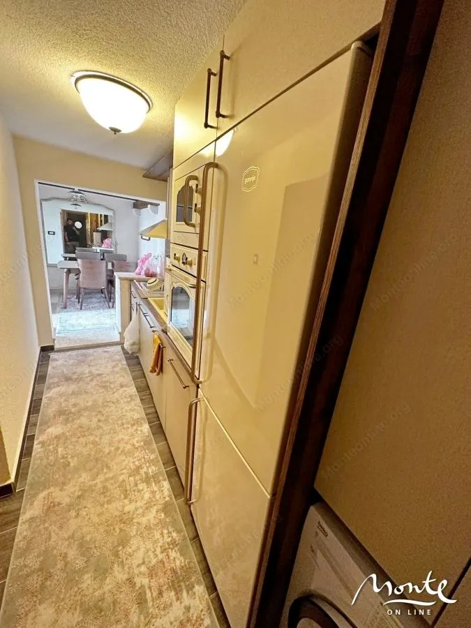 Prodaja, jednosoban stan, 57m², Tivat, Crna Gora