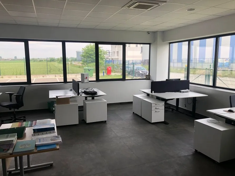Rent, office space, 2000m², Zemun Sve Podlokacije, Beograd