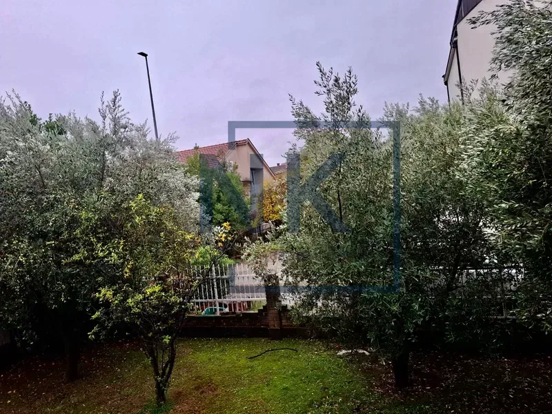 Rent, house, 300m², Stari Aerodrom, Podgorica