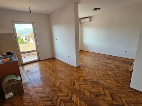 Rent, one bedroom apartment, 58m², Stari Aerodrom, Podgorica - image 12