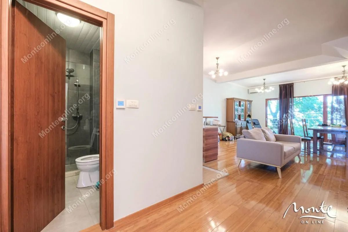 Prodaja, trosoban stan, 130m², Risan, Kotor