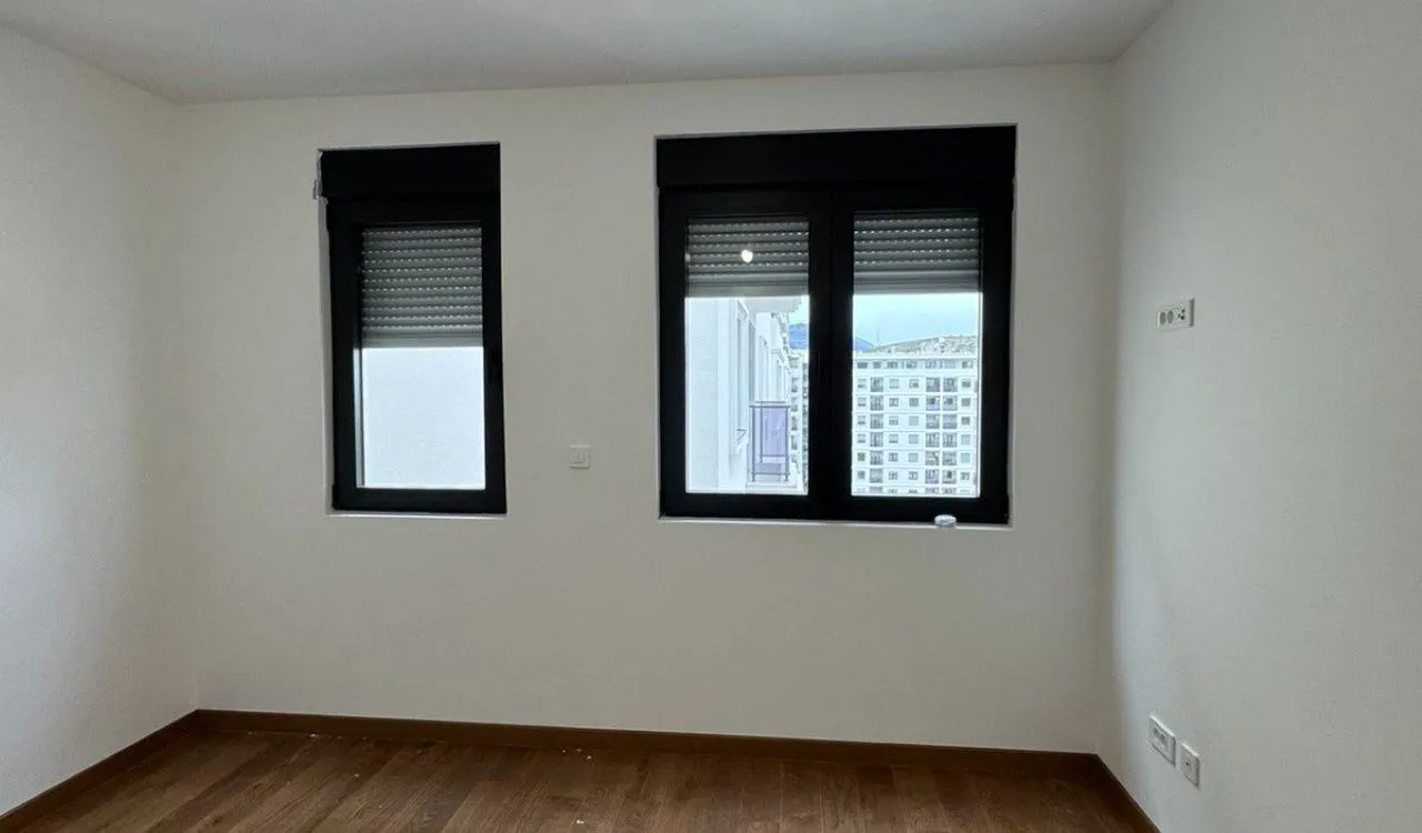 Izdavanje, dvosoban stan, 64m², Podgorica, Crna Gora