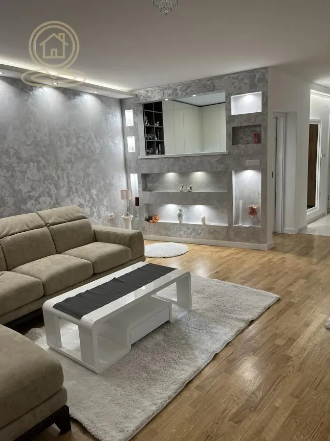 Prodaja, četvorosoban stan, 101m², Salajka, Novi Sad Sve Podlokacije